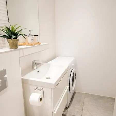 Puerto Banus Marina Apartment! Marbellac